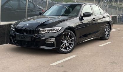 BMW 330 2019