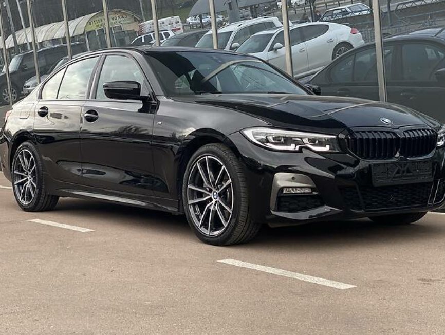 BMW 330 2019