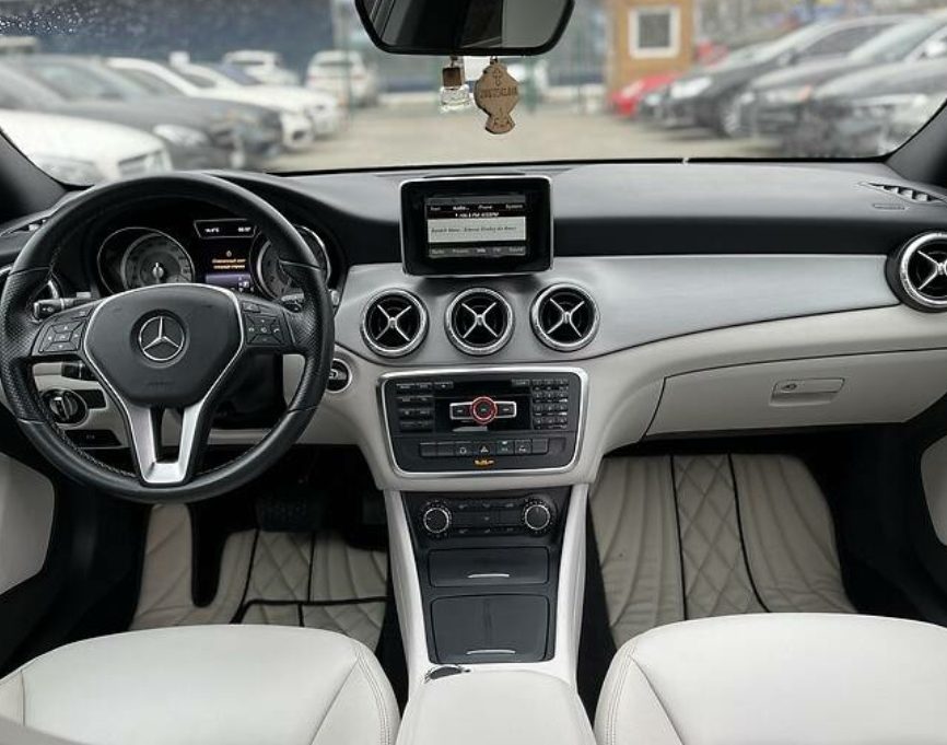 Mercedes-Benz CLA 250 2014