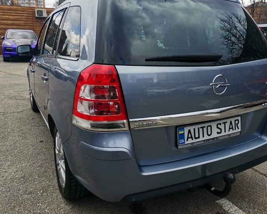 Opel Zafira 2011