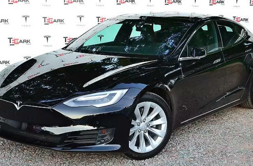 Tesla Model S 2020