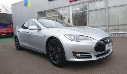 Tesla Model S 2014