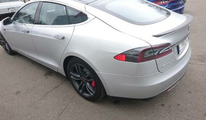 Tesla Model S 2014