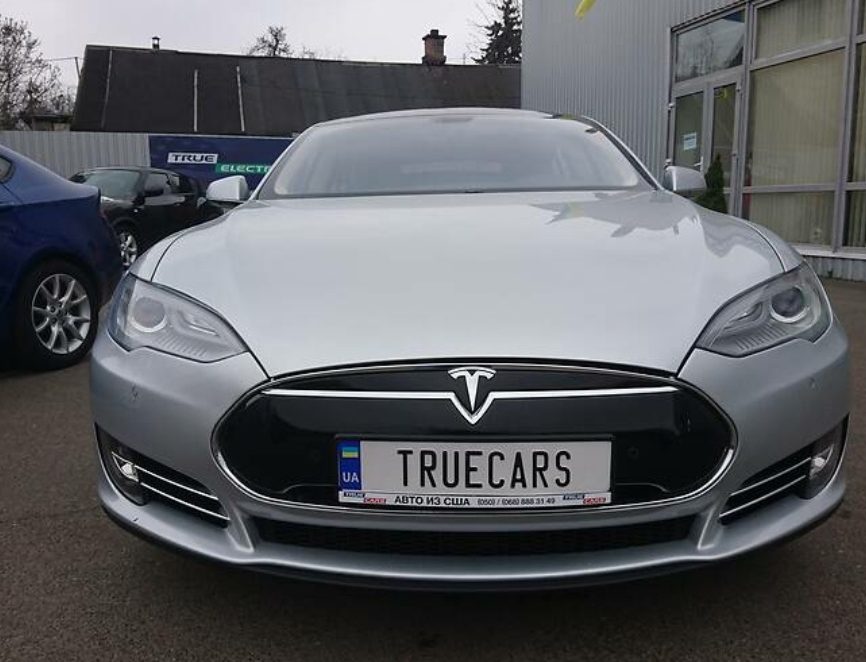 Tesla Model S 2014