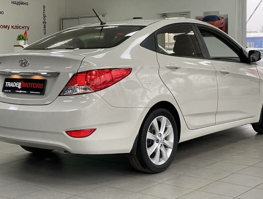 Hyundai Accent 2015