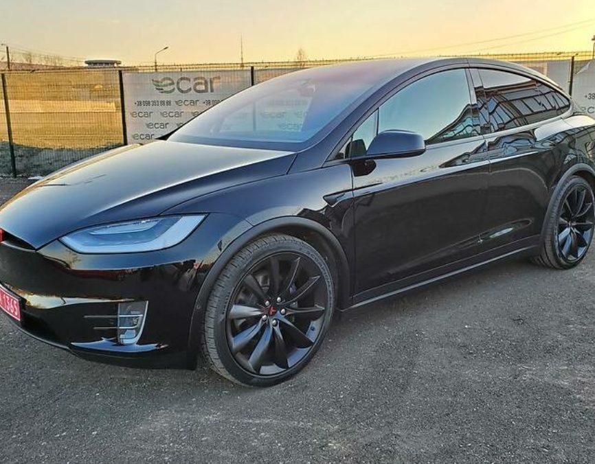 Tesla Model X 2020