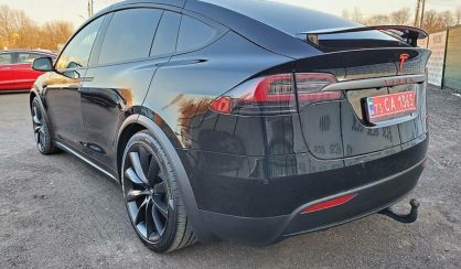 Tesla Model X 2020