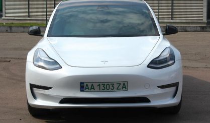 Tesla Model 3 2020