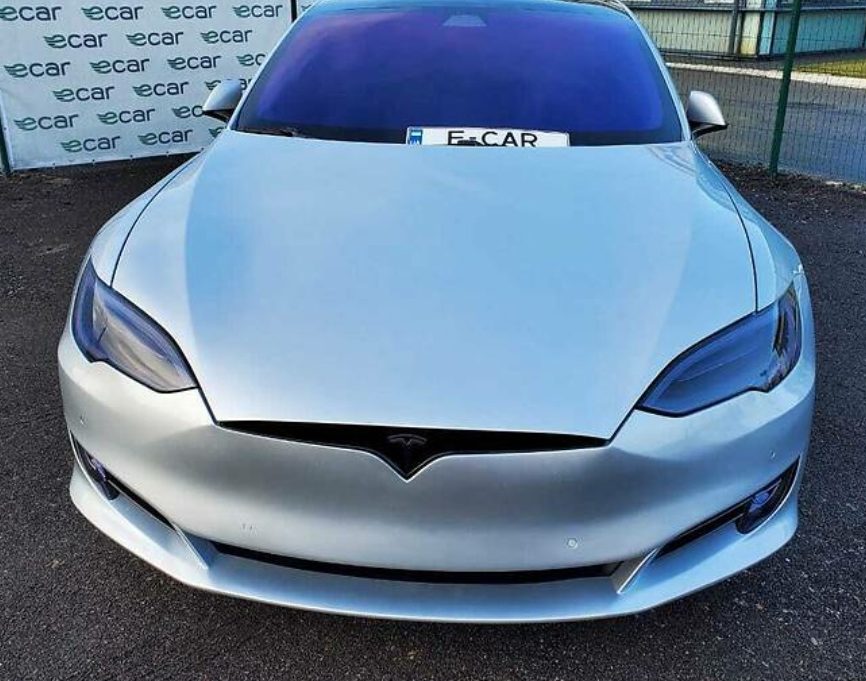 Tesla Model S 2018