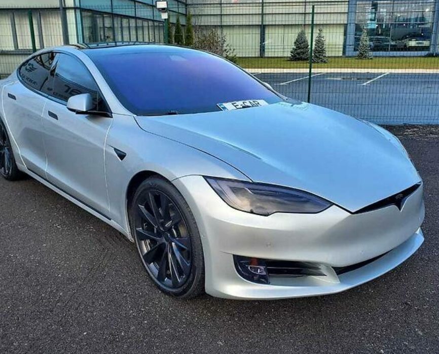 Tesla Model S 2018