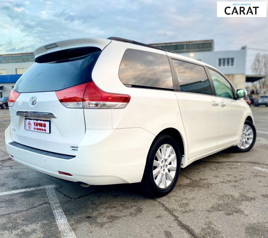 Toyota Sienna 2013