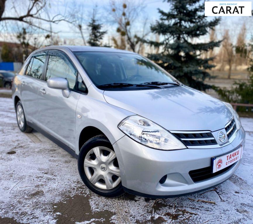 Nissan TIIDA 2011