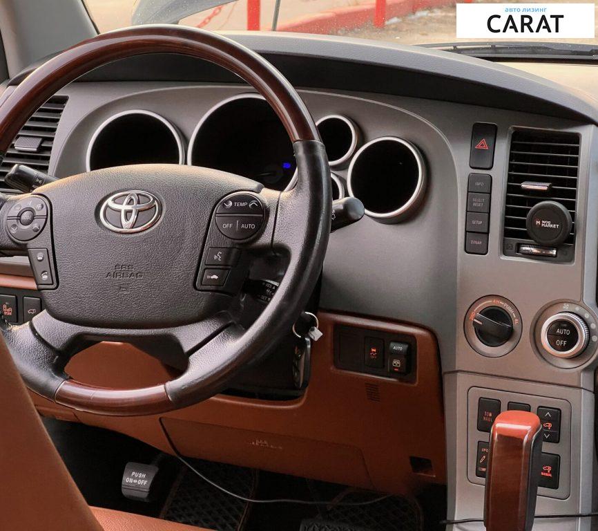 Toyota Sequoia 2013