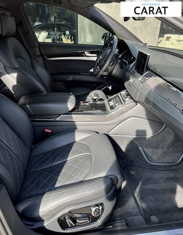 Audi S8 2013