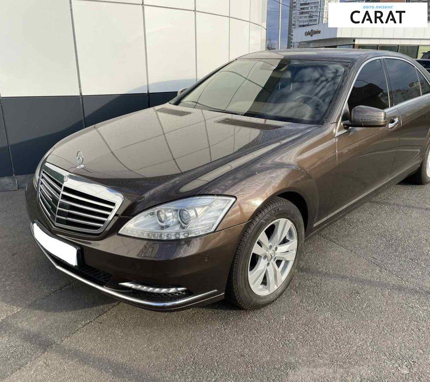 Mercedes-Benz S-Class 2011