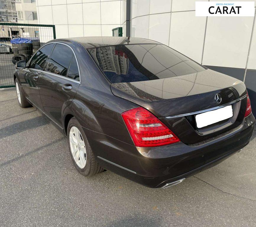 Mercedes-Benz S-Class 2011