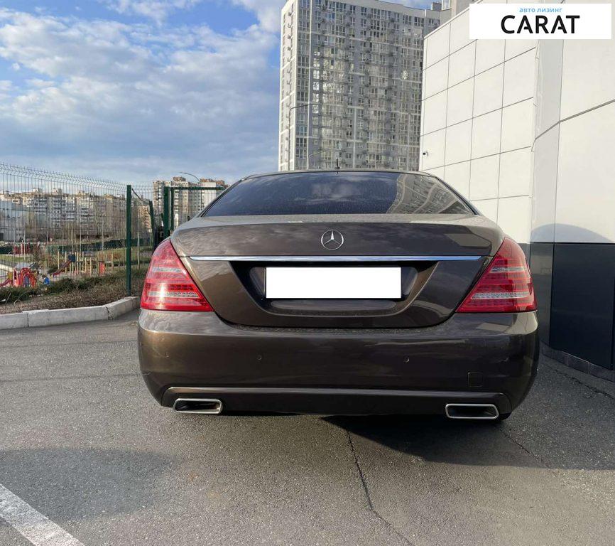 Mercedes-Benz S-Class 2011