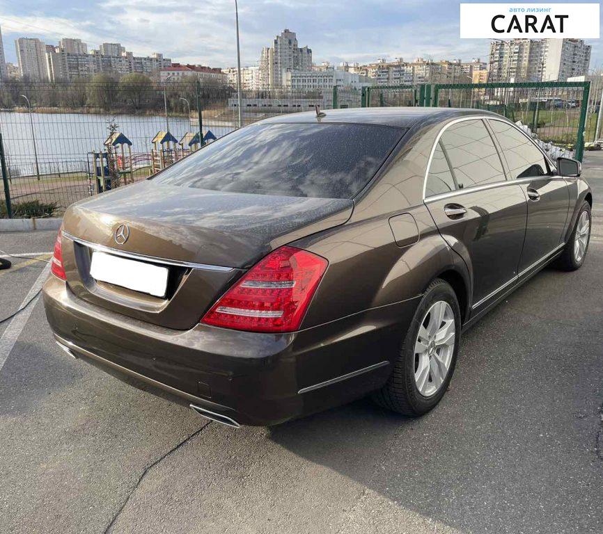 Mercedes-Benz S-Class 2011