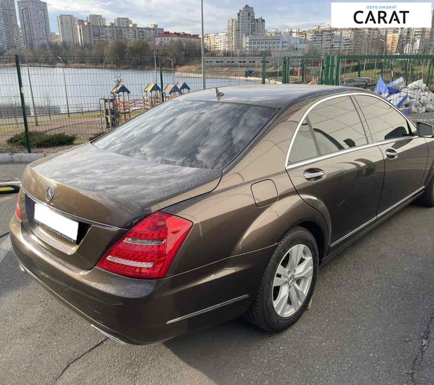 Mercedes-Benz S-Class 2011