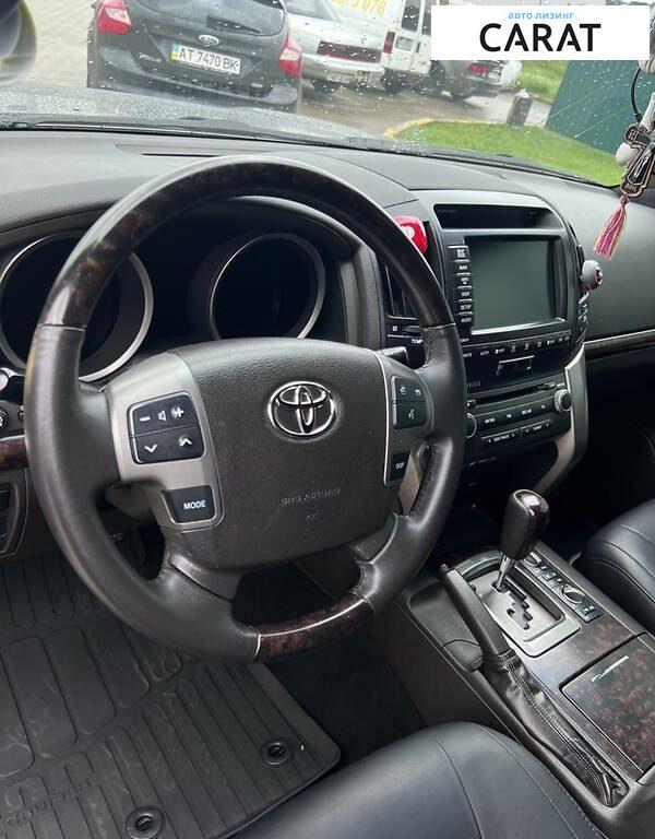 Toyota Land Cruiser 200 2010