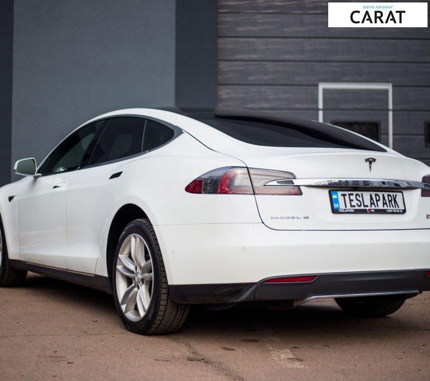 Tesla Model S 2015