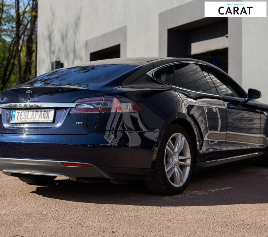 Tesla Model S 2014