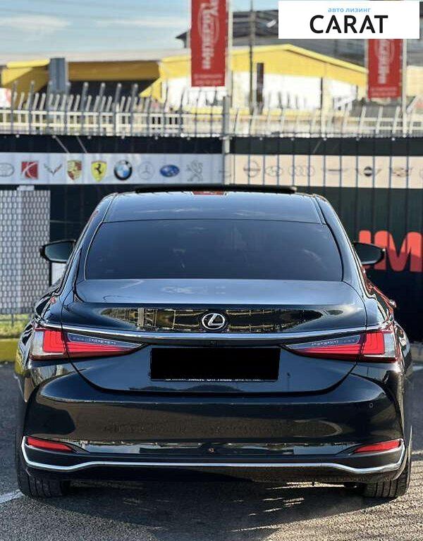 Lexus ES 2022