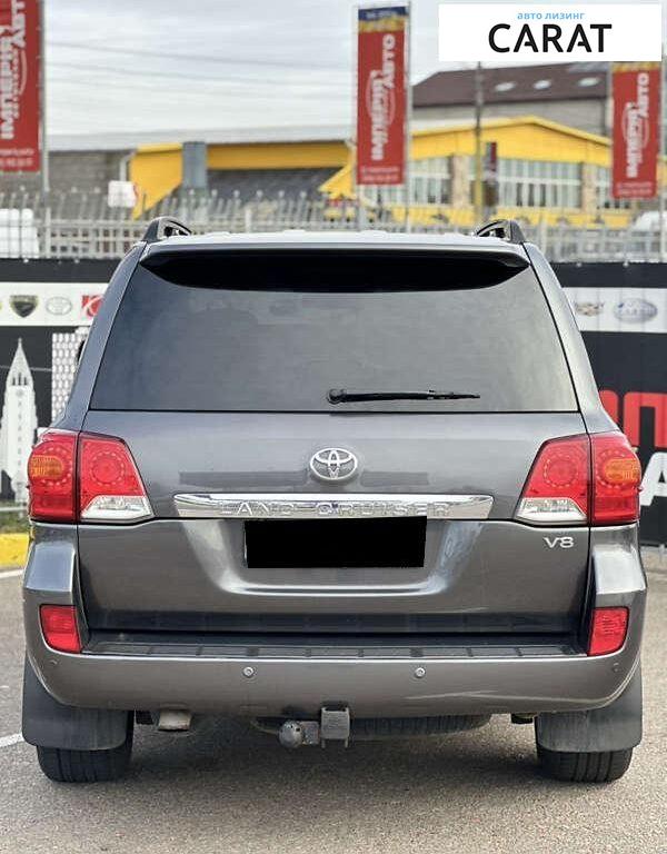 Toyota Land Cruiser 200 2013