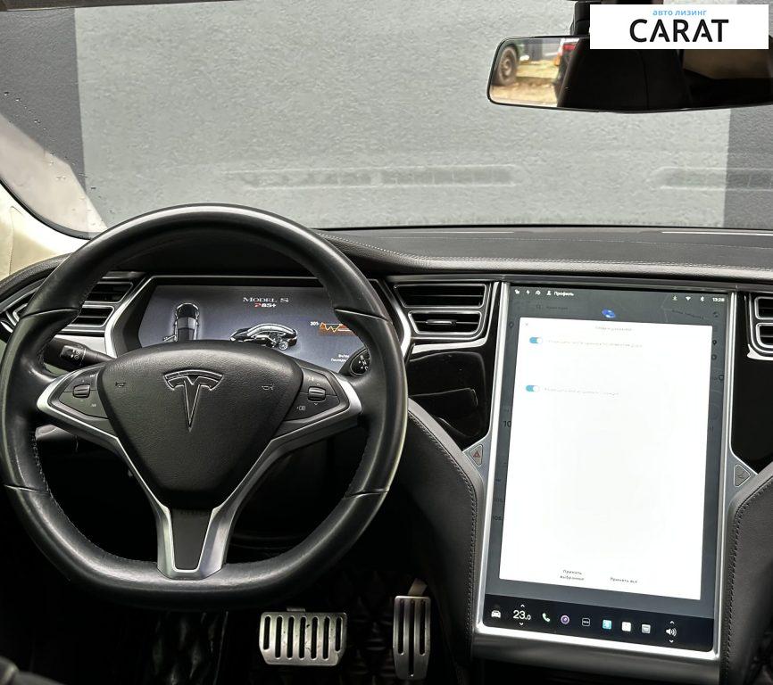 Tesla Model S 2014