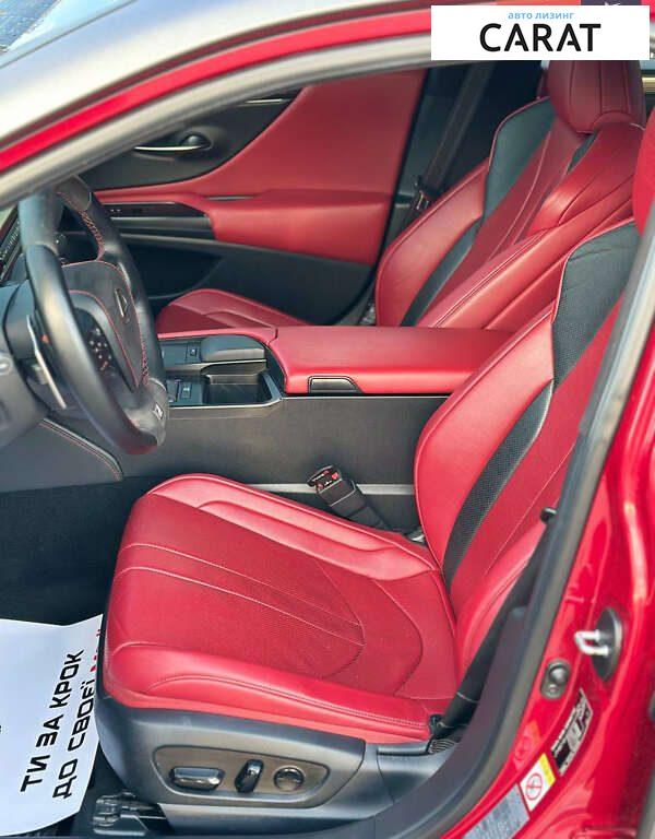 Lexus ES 2019