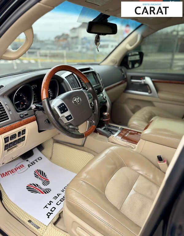 Toyota Land Cruiser 200 2012