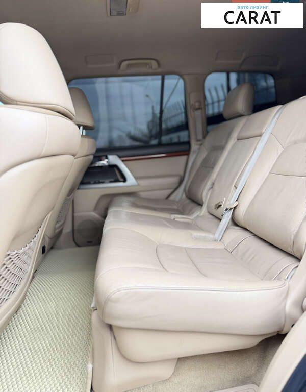Toyota Land Cruiser 200 2012