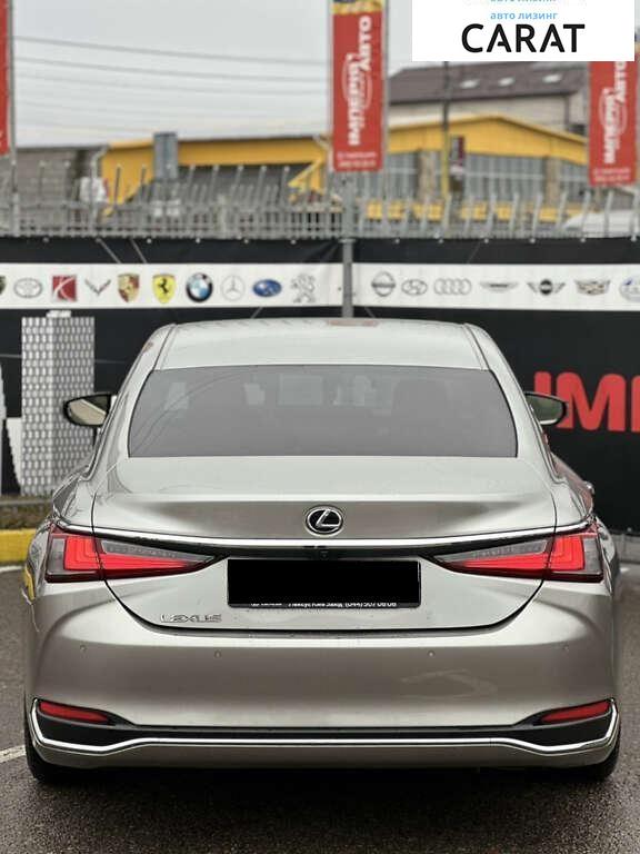 Lexus ES 2019