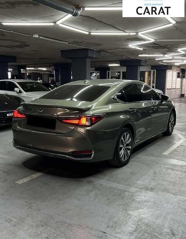 Lexus ES 2020