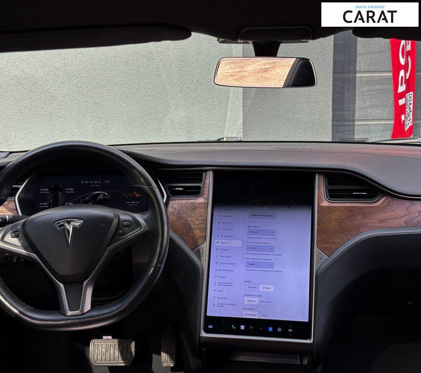 Tesla Model S 2020