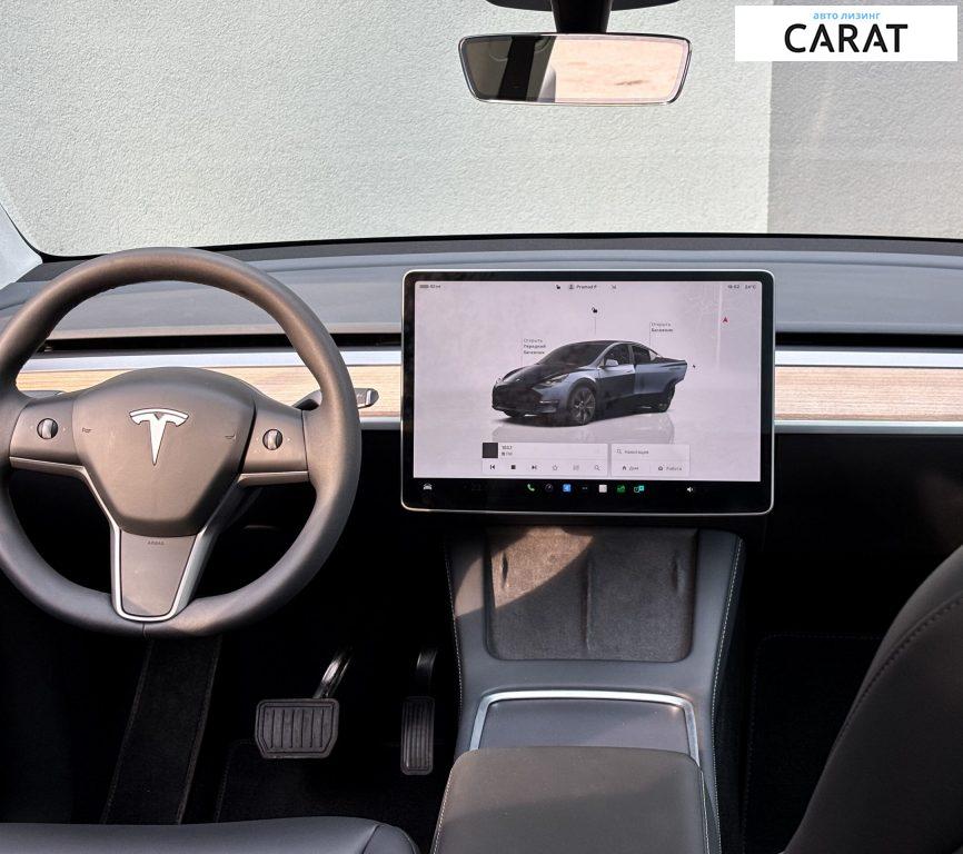 Tesla Model Y 2024