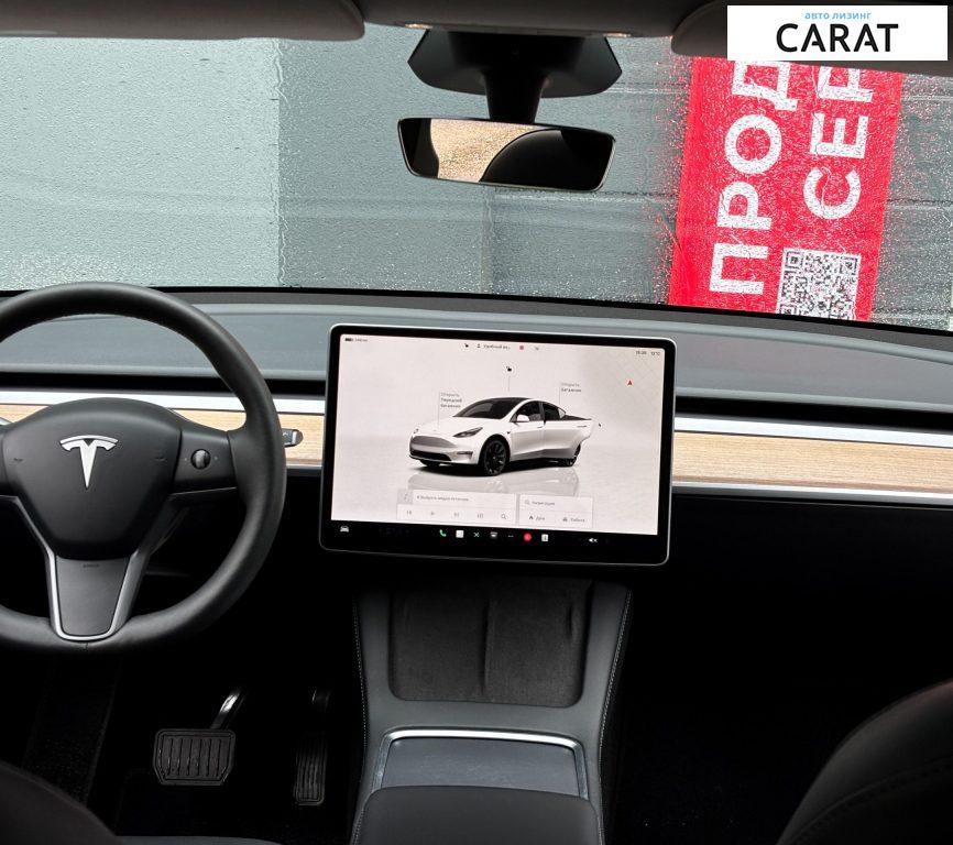 Tesla Model Y 2024