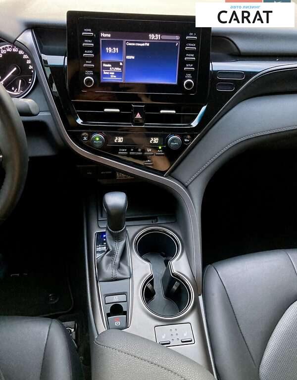 Toyota Camry 2021