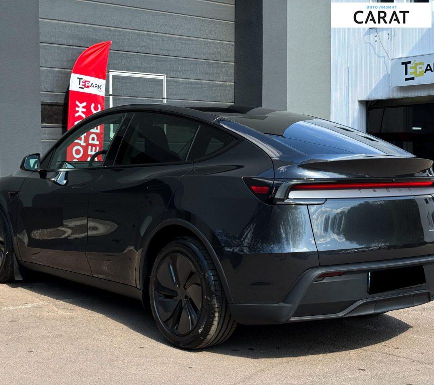 Tesla Model Y 2025