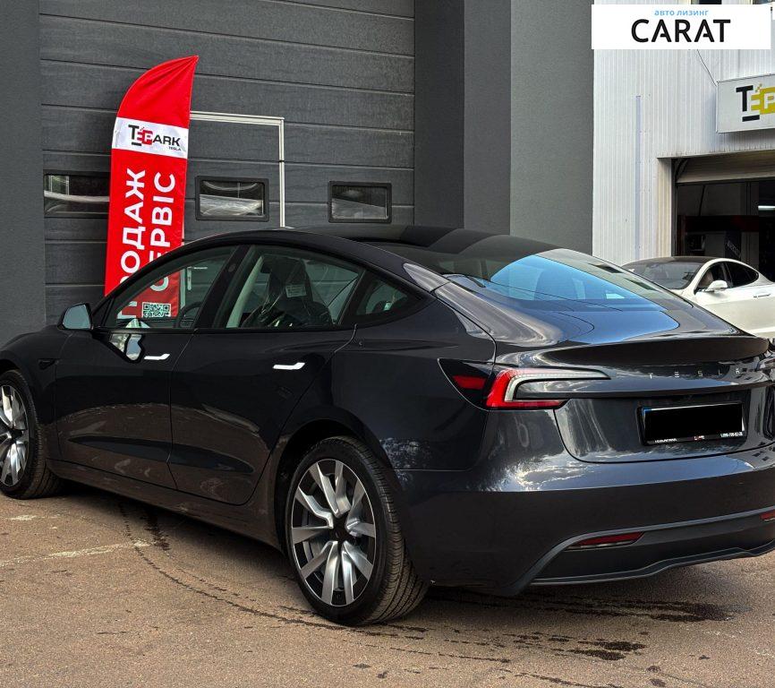 Tesla Model 3 2024