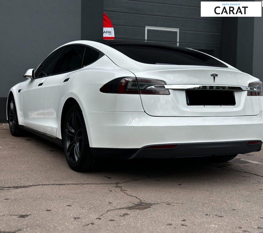 Tesla Model S 2015
