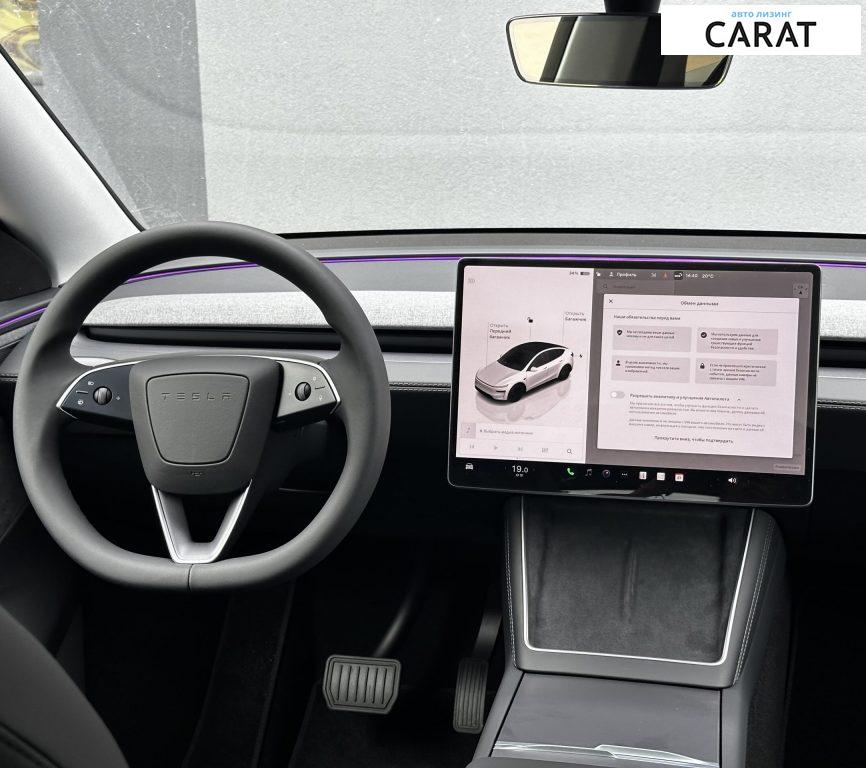 Tesla Model Y 2025