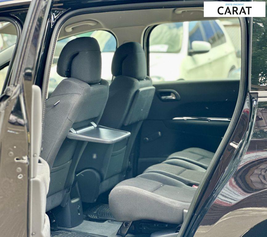 Peugeot 5008 2013