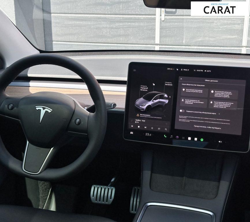 Tesla Model Y 2024