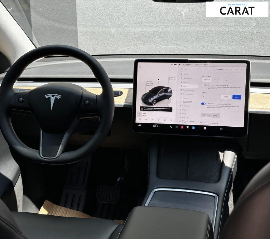 Tesla Model Y 2024