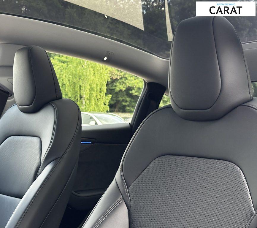 Tesla Model Y 2025