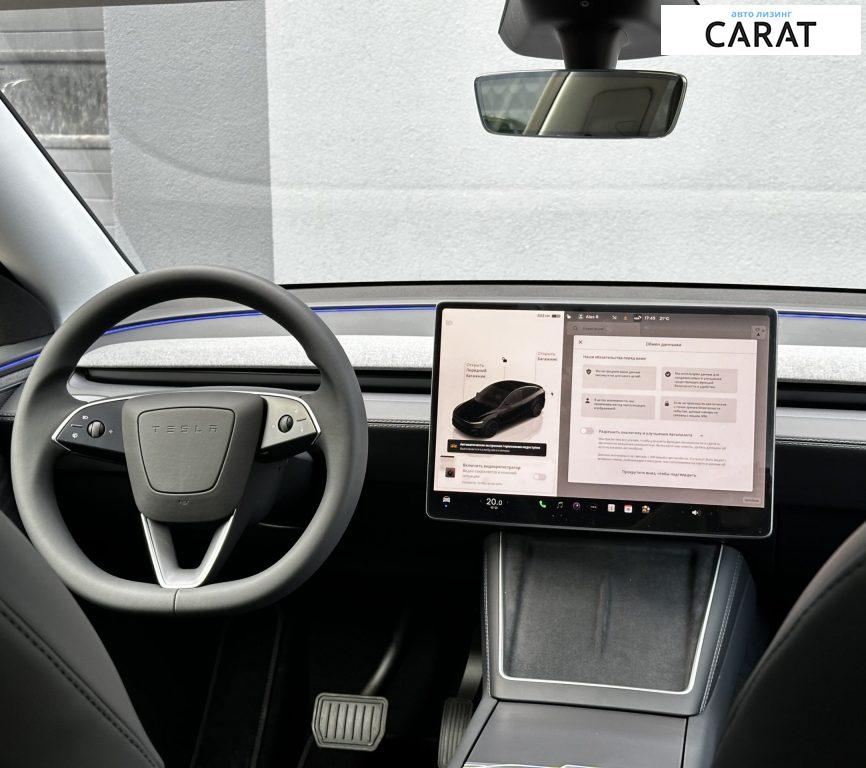 Tesla Model Y 2025