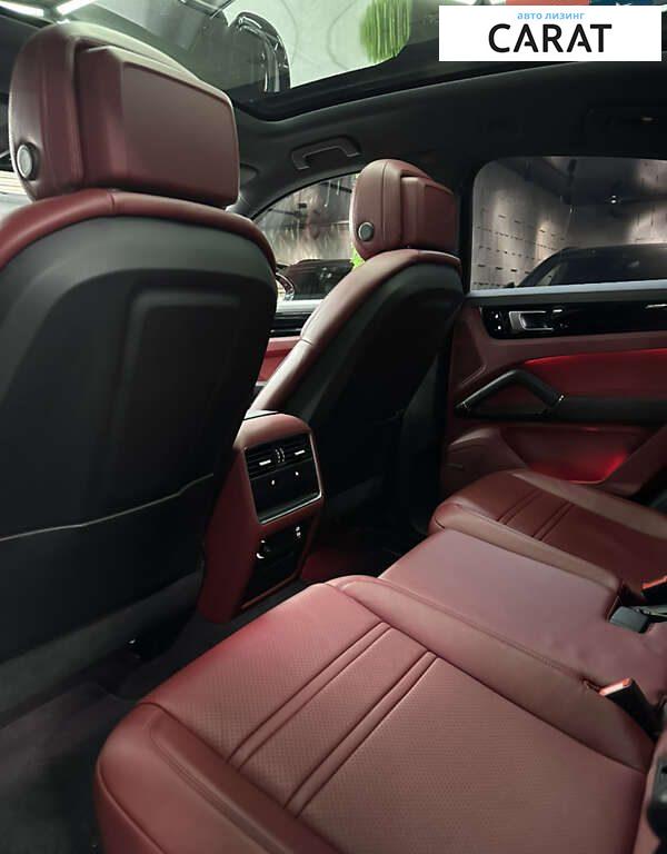 Porsche Cayenne 2021