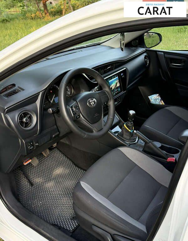 Toyota Auris 2015
