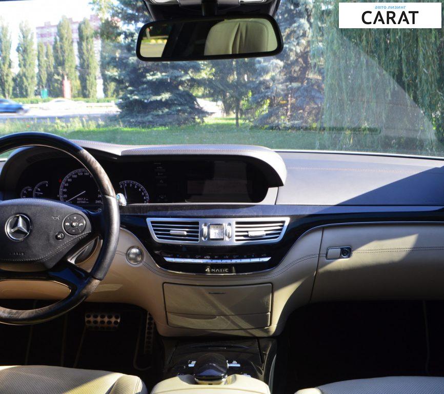 Mercedes-Benz S-Class 2011
